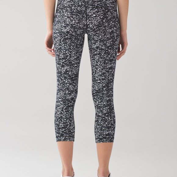 Lululemon Wunder Under Crop III (21") Iced Wave White Black NEW WITH TAGS Size 8 - Picture 3 of 7